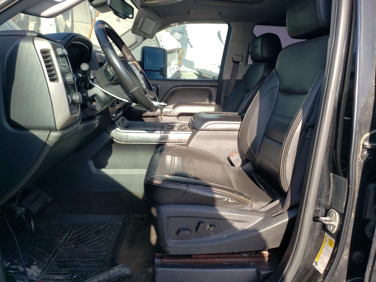 GMC Sierra K3500 Denali Image 4