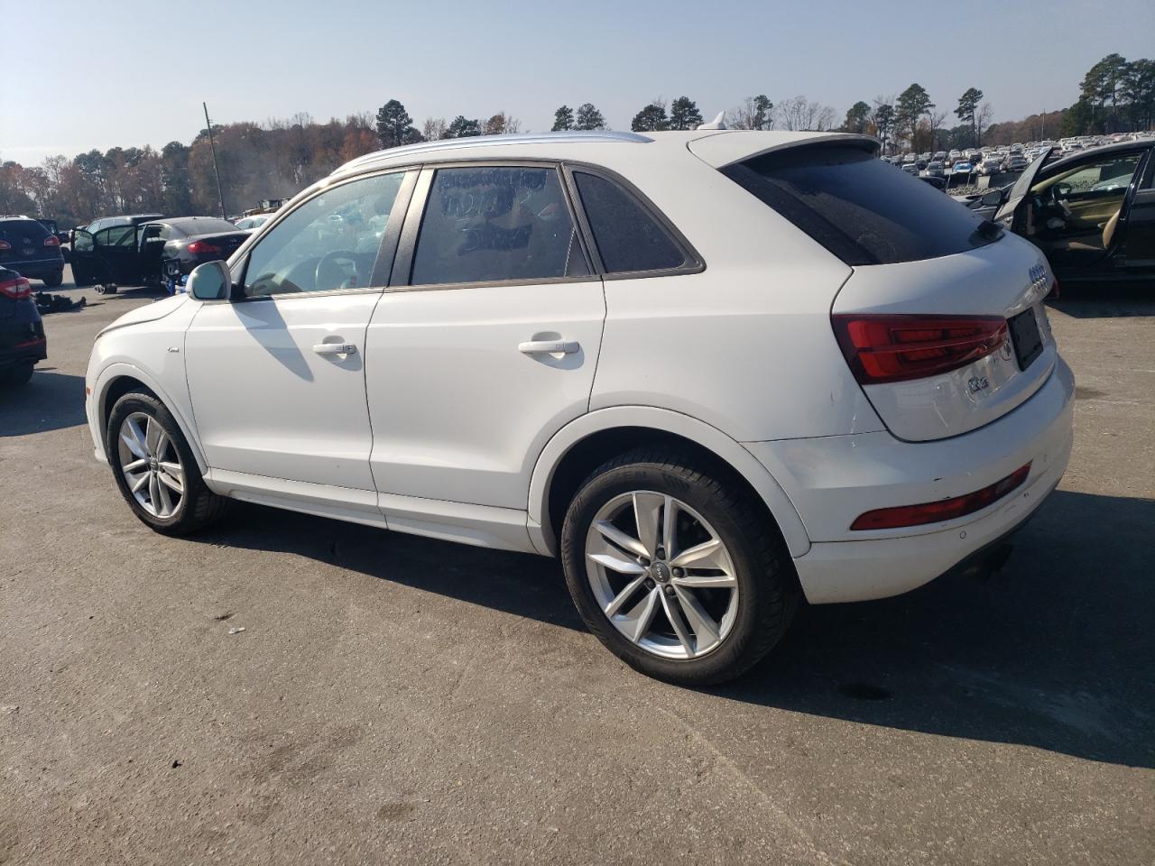 Audi Q3 Premium Image 13