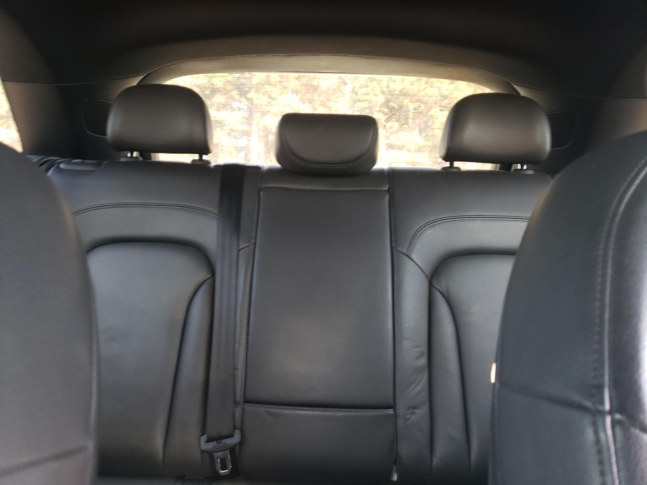 Audi Q3 Premium Image 12