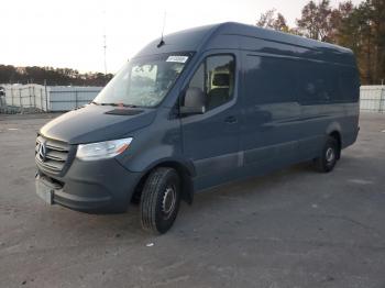  Salvage Mercedes-Benz Sprinter