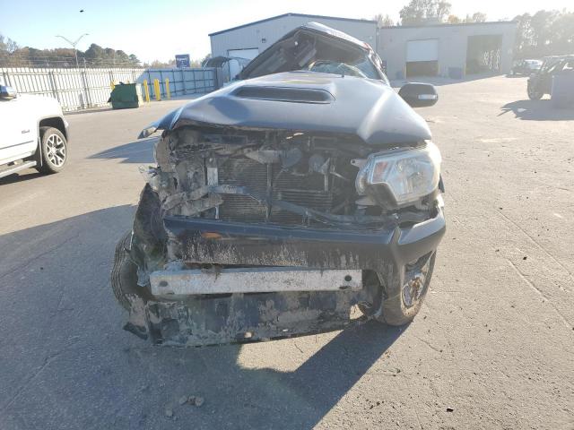 Toyota Tacoma Double Cab Image 3