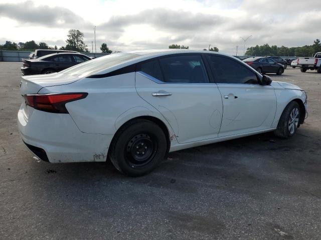 Nissan Altima S Image 2