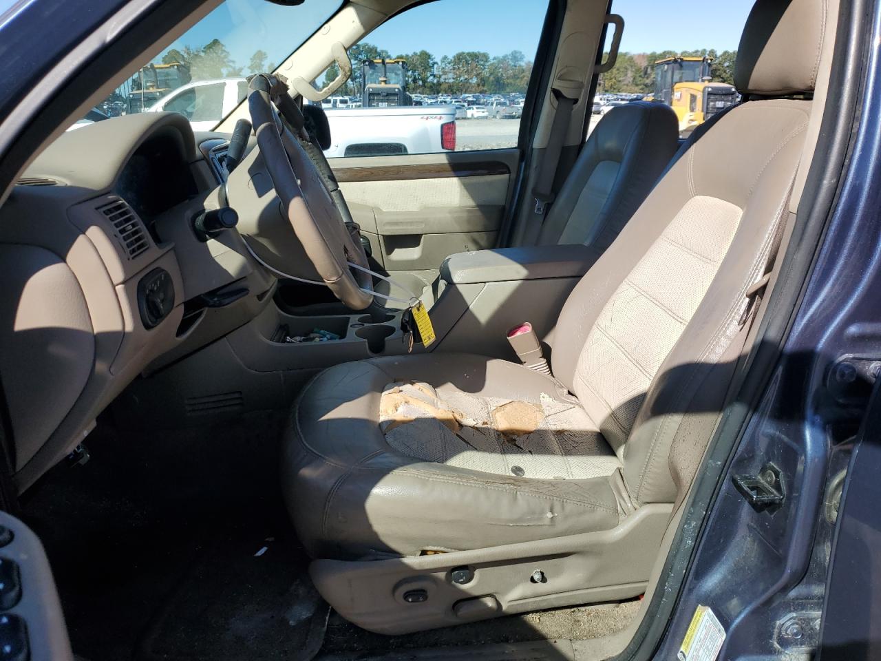 Ford Explorer Eddie Bauer Image 3