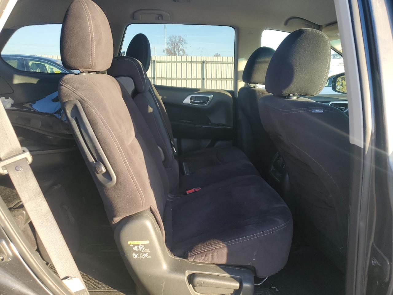 Nissan Pathfinder S Image 12