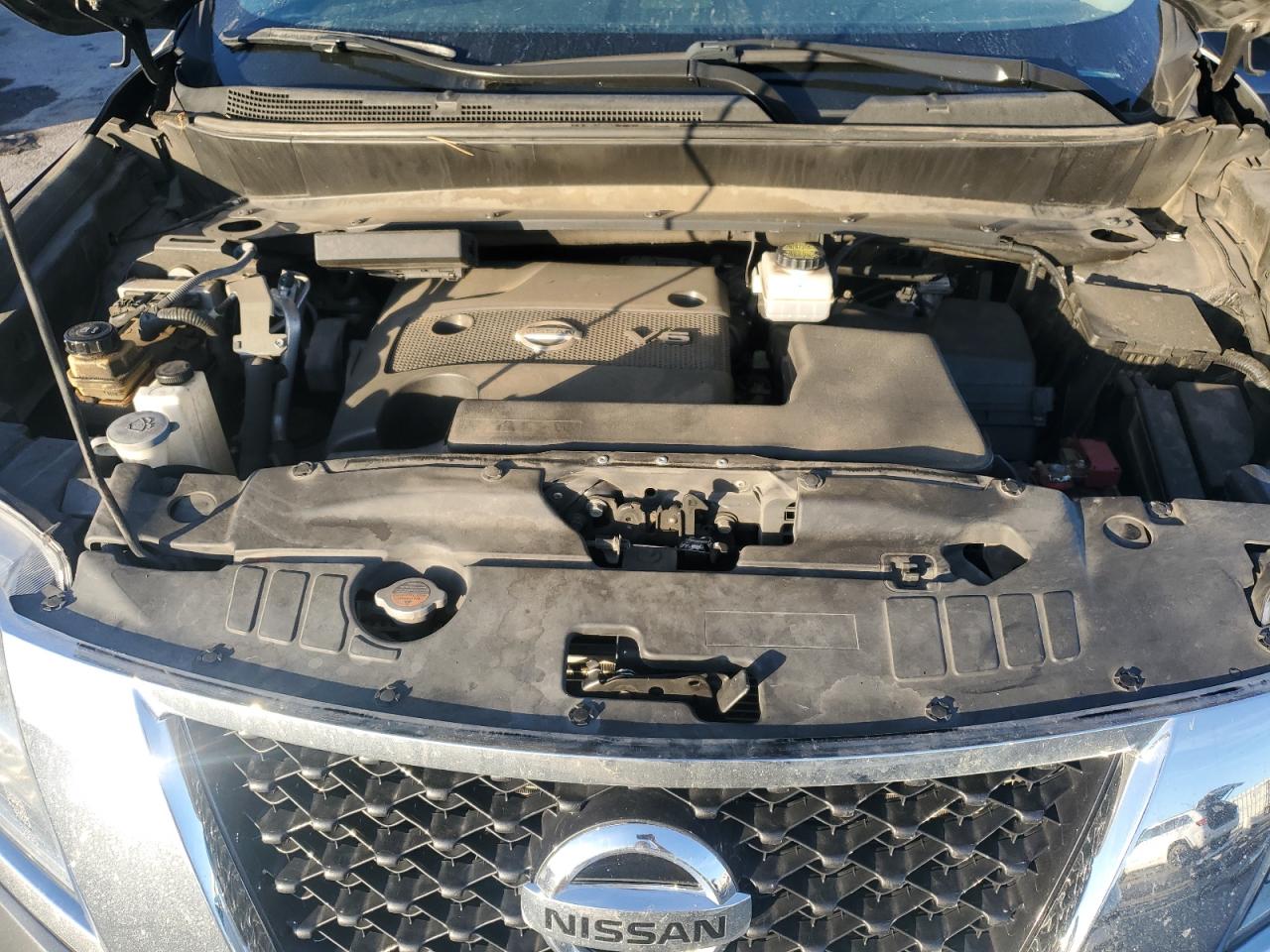 Nissan Pathfinder S Image 10