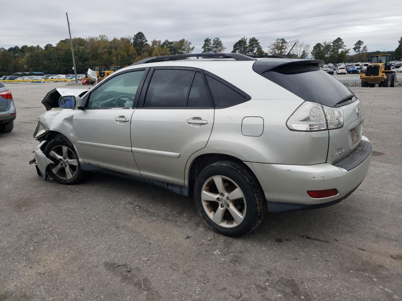 Lexus RX 330 Image 2