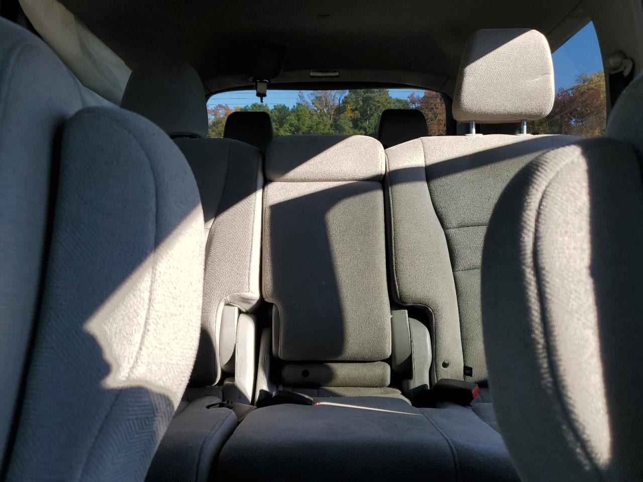 Honda Pilot Lx Image 3