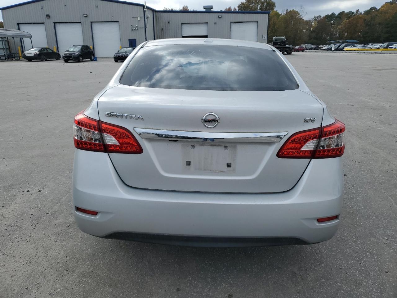 Nissan Sentra S Image 10
