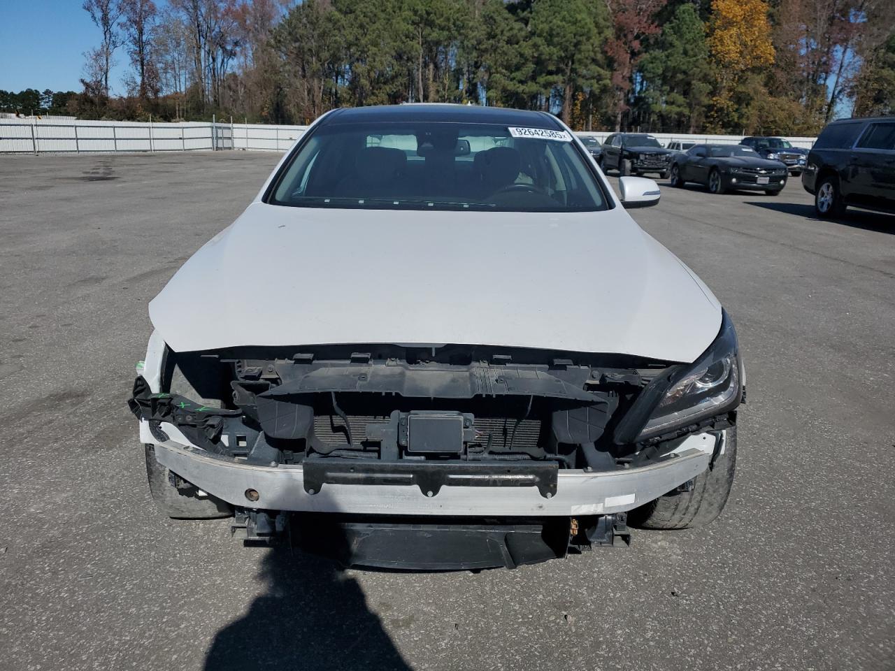 Hyundai Genesis 3.8l Image 8