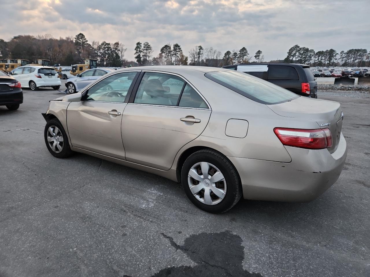 Toyota Camry Ce Image 9