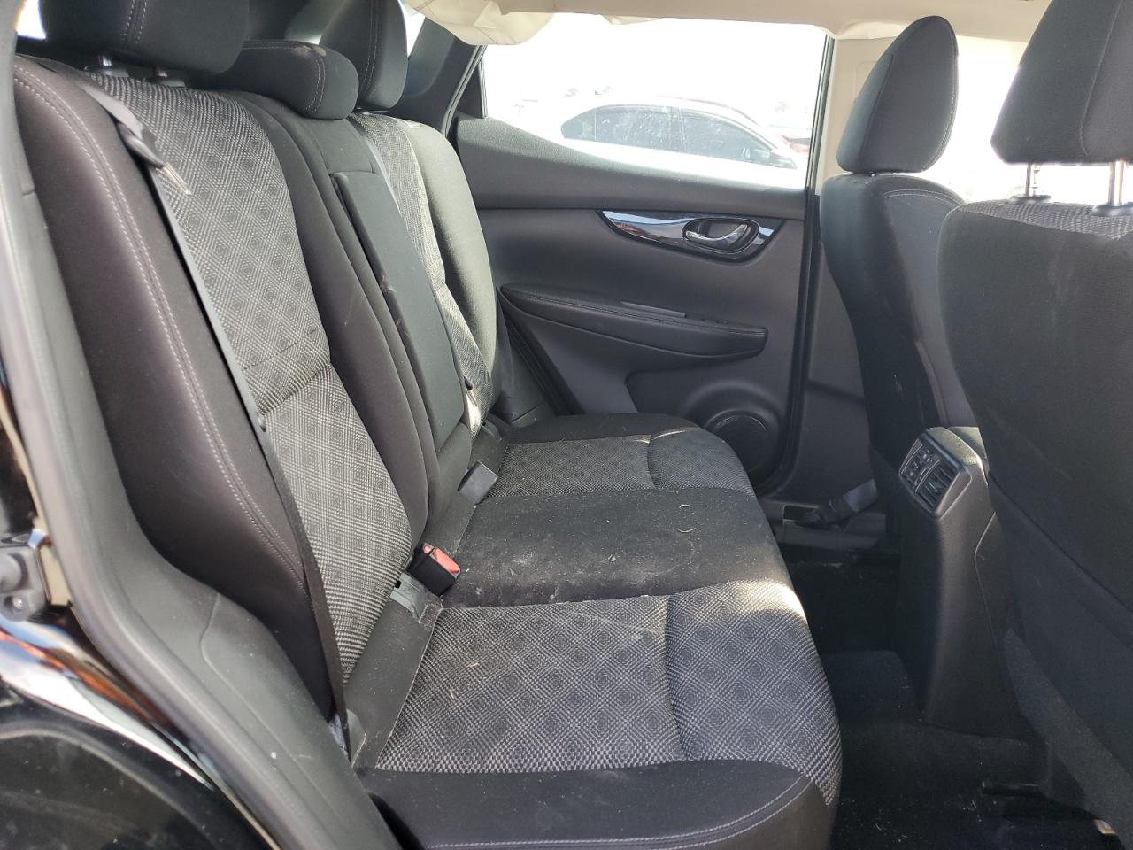 Nissan Rogue S Image 10