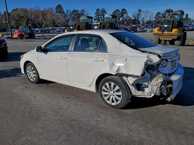 Toyota Corolla Base Image 2