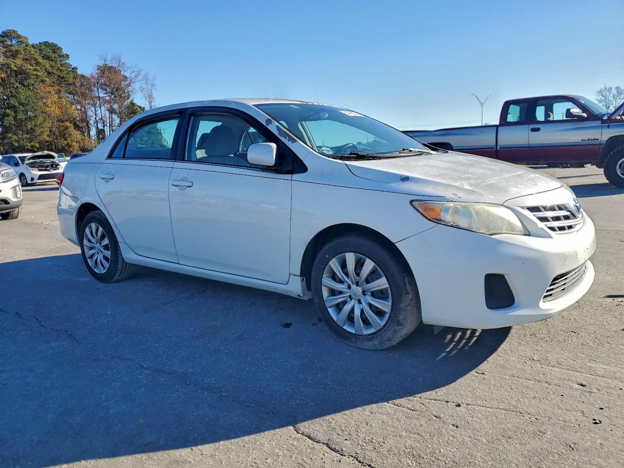 Toyota Corolla Base Image 3