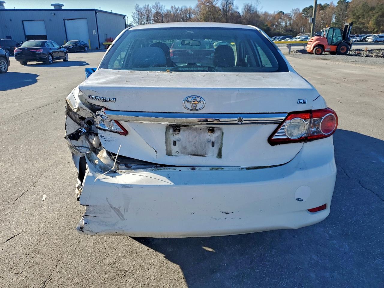 Toyota Corolla Base Image 6