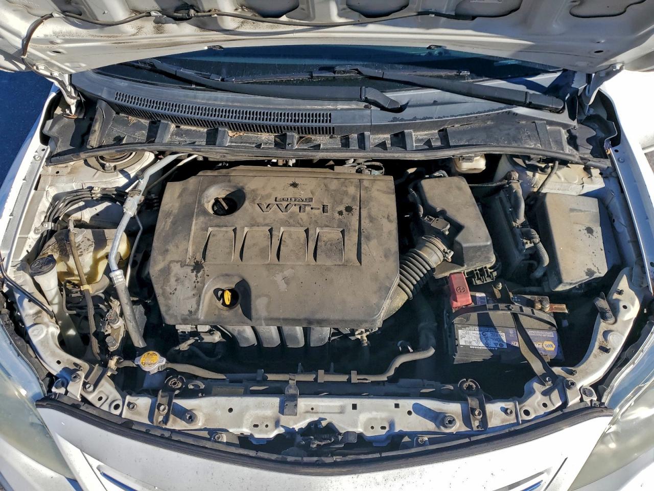 Toyota Corolla Base Image 11