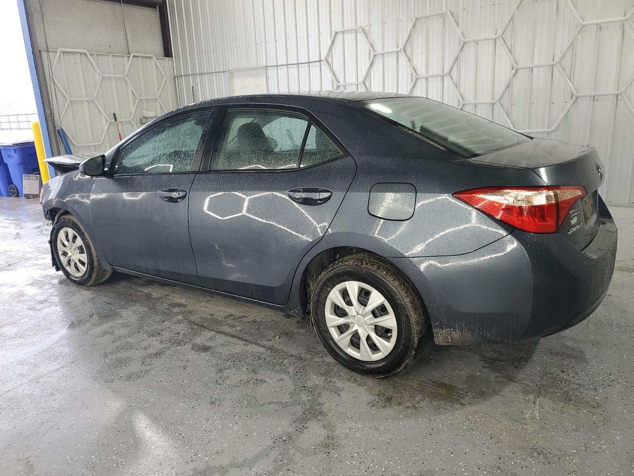 Toyota Corolla L Image 2