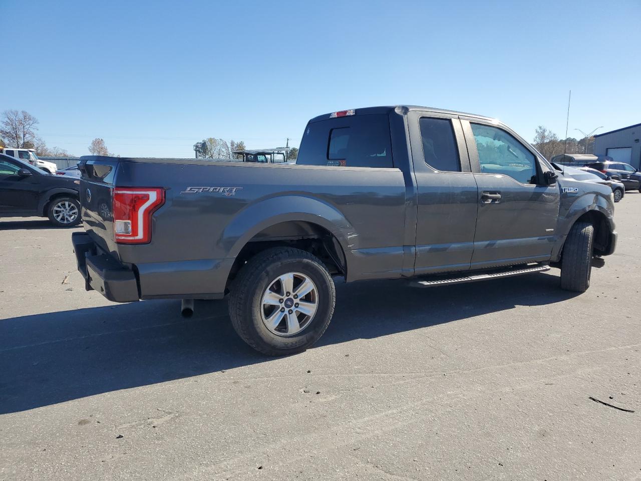 Ford F-150 Super Cab Image 2