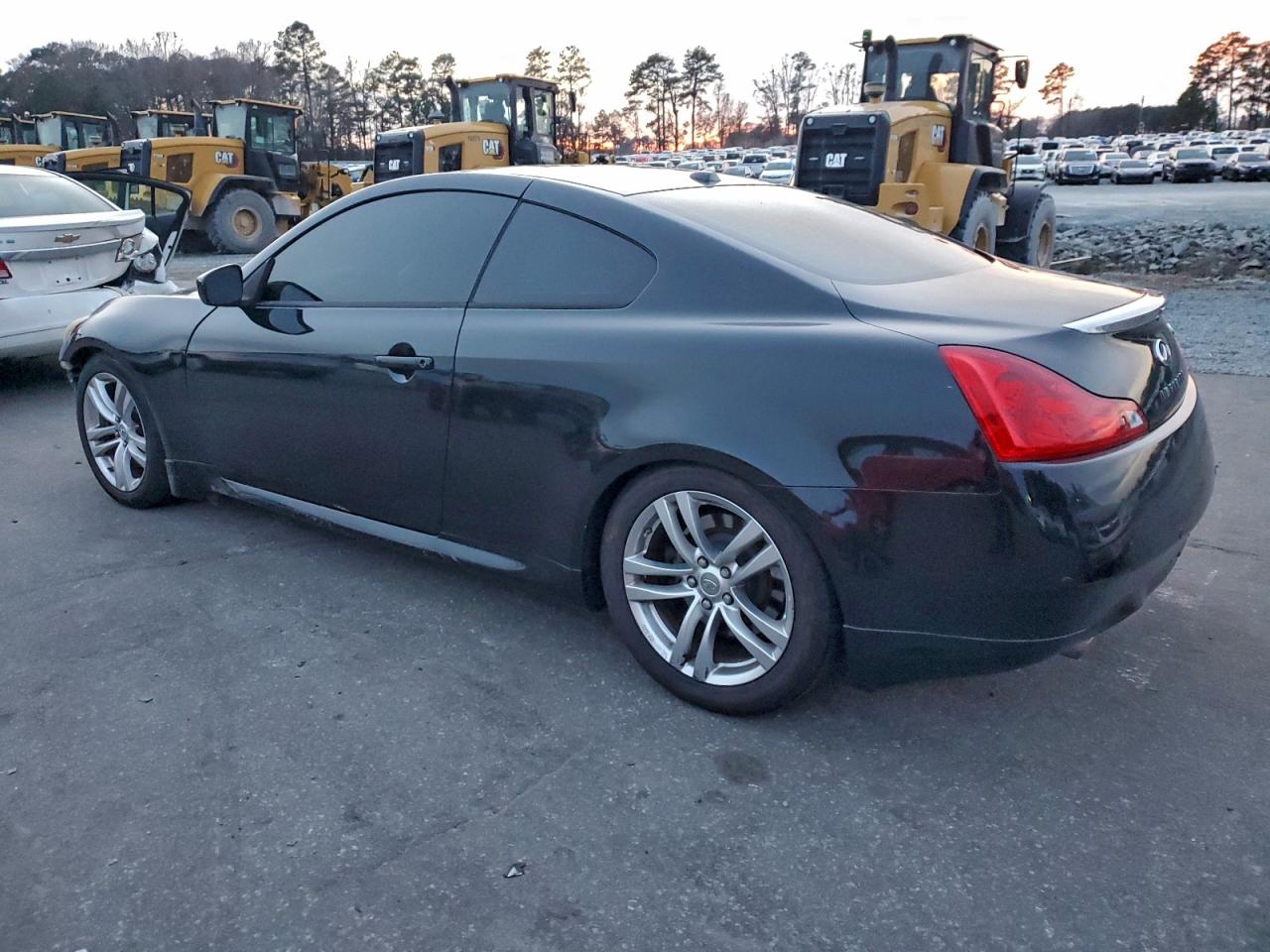 INFINITI G37 Base Image 2