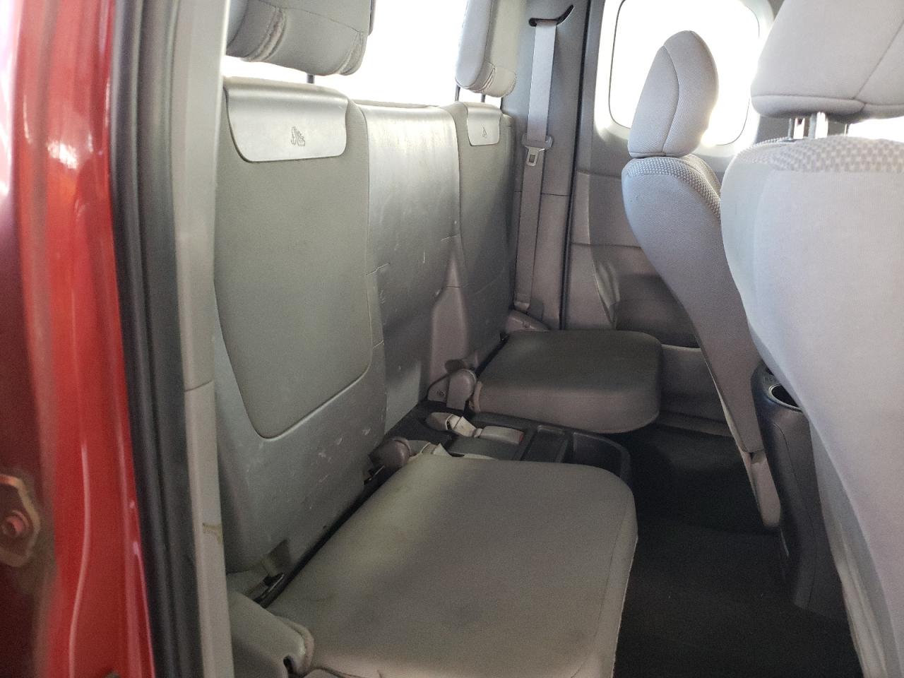 Toyota Tacoma Access Cab Image 9