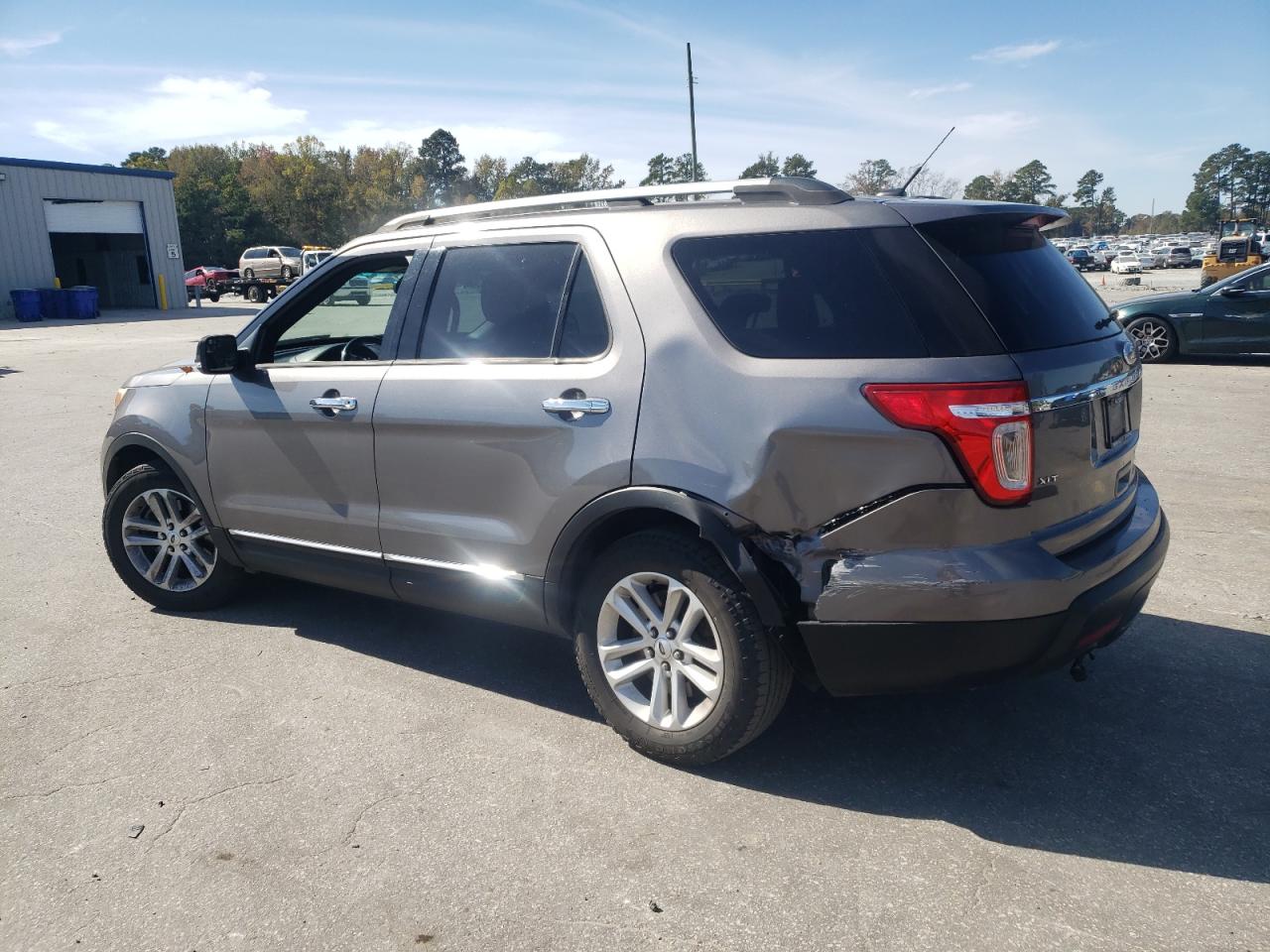 Ford Explorer Xlt Image 2