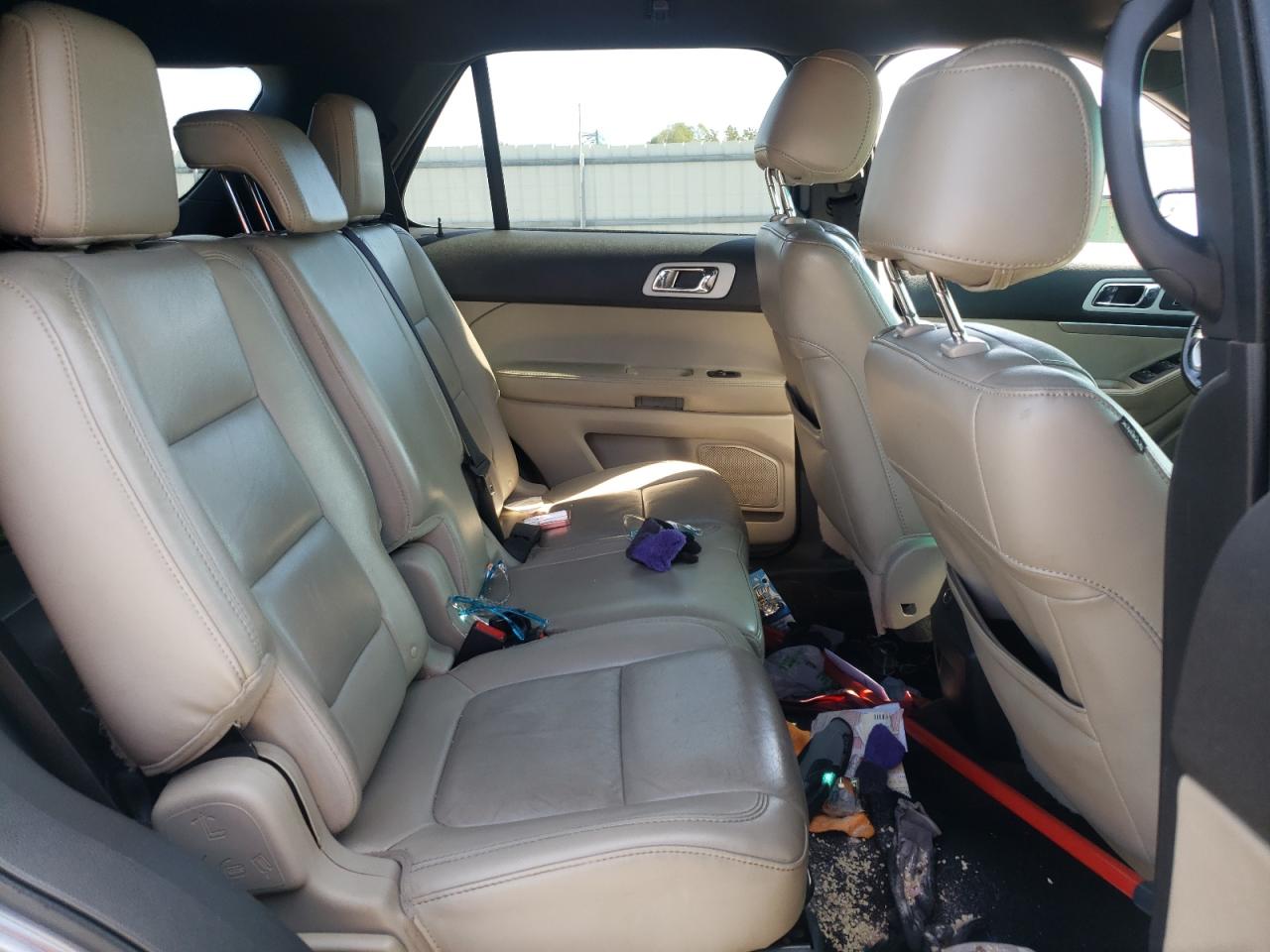 Ford Explorer Xlt Image 13