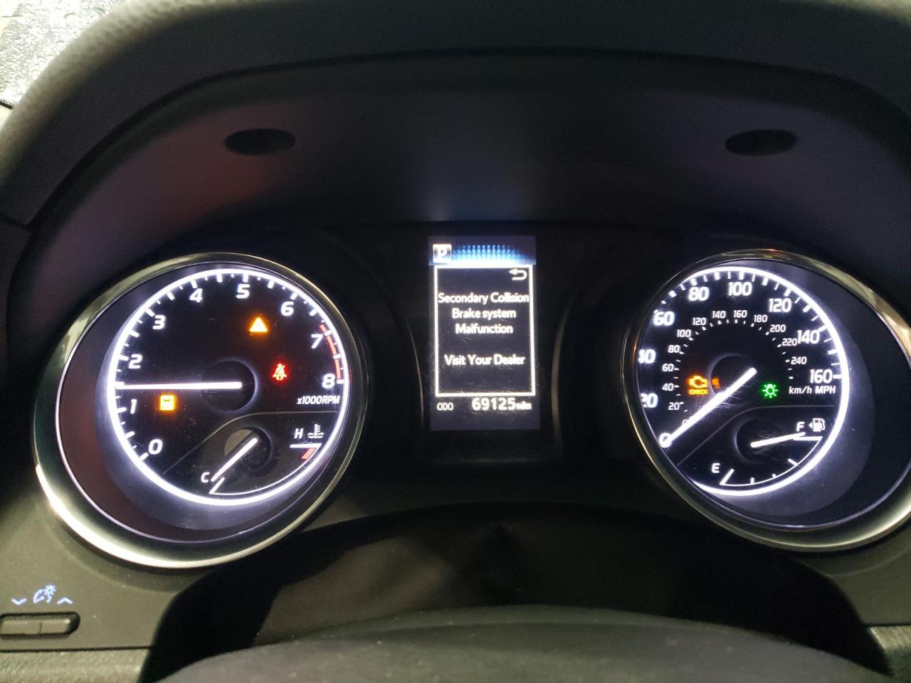 Toyota Camry Se Image 10