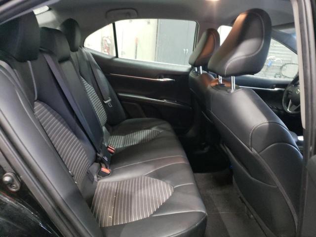 Toyota Camry Se Image 11