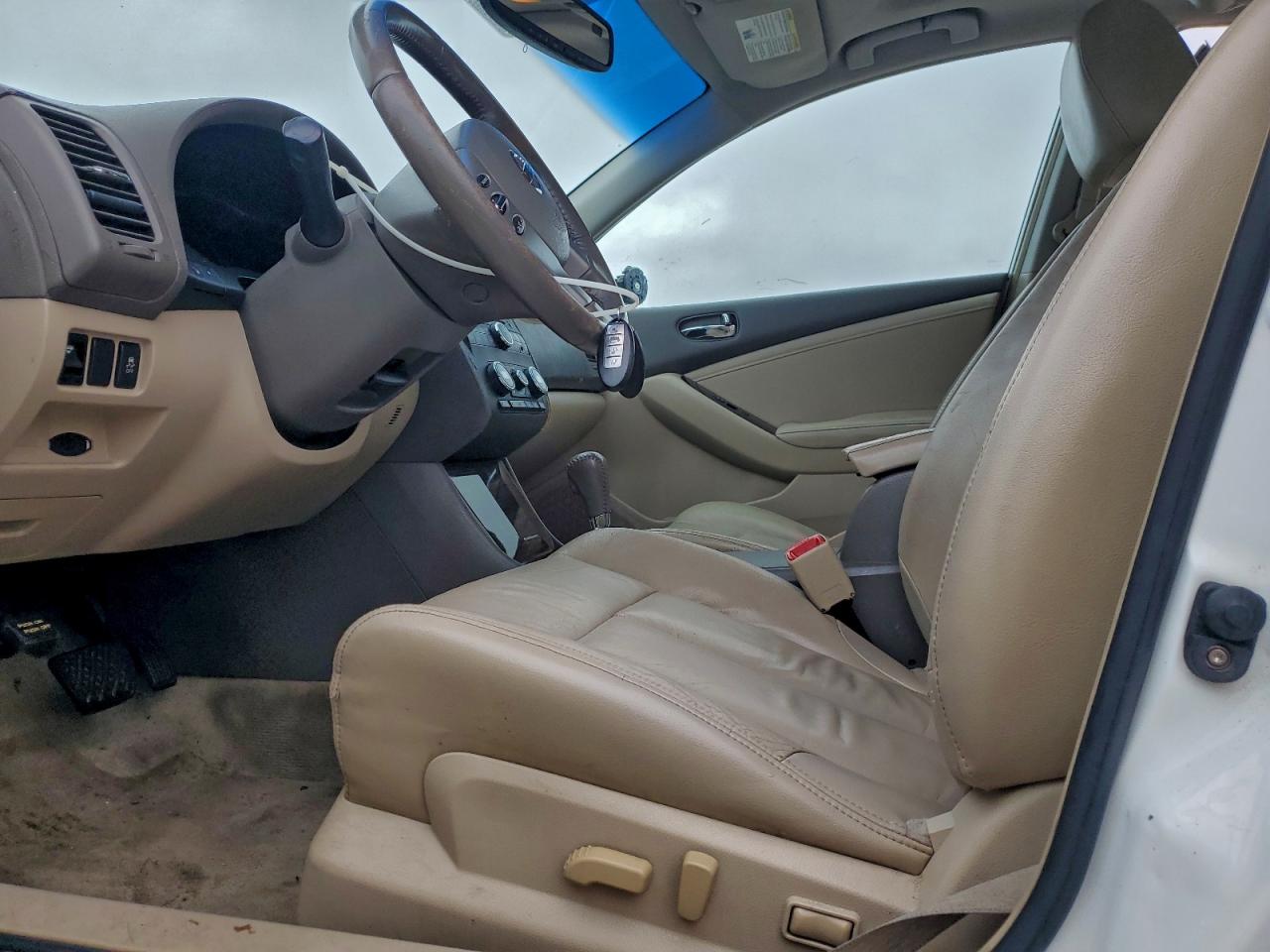 Nissan Altima Base Image 3