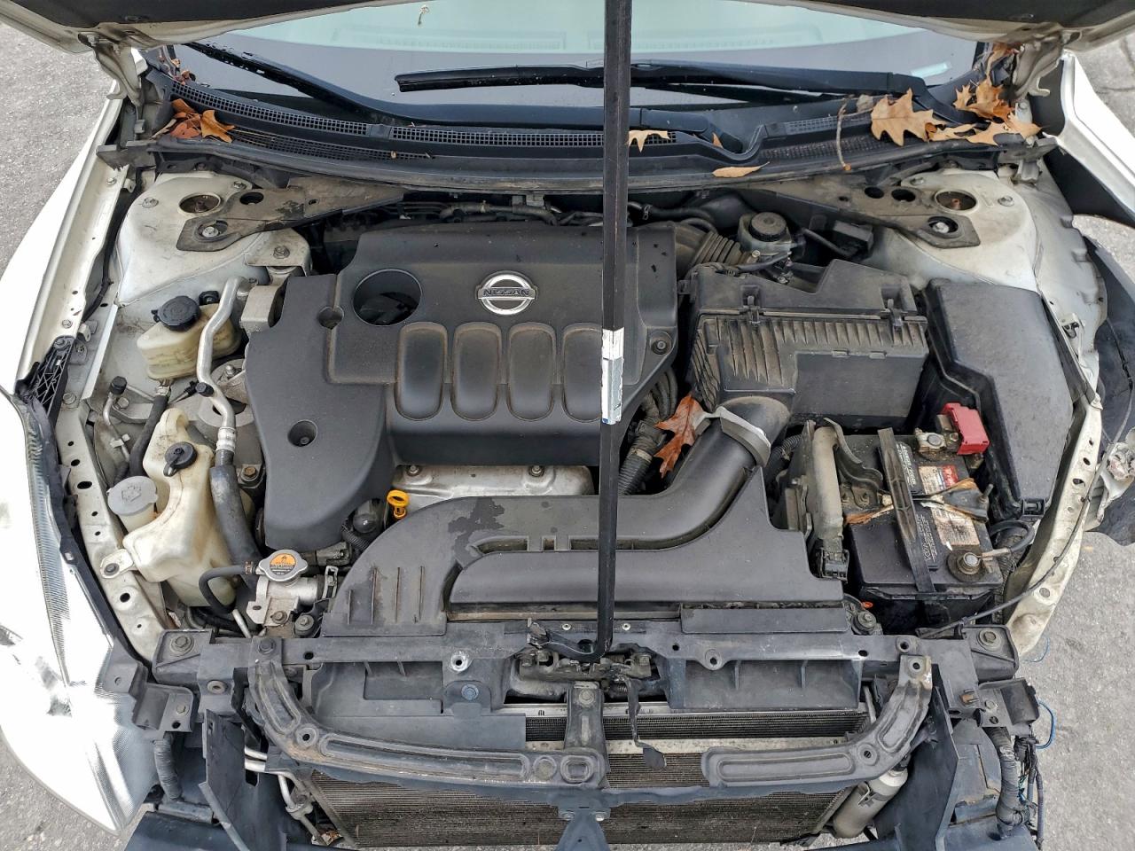 Nissan Altima Base Image 11