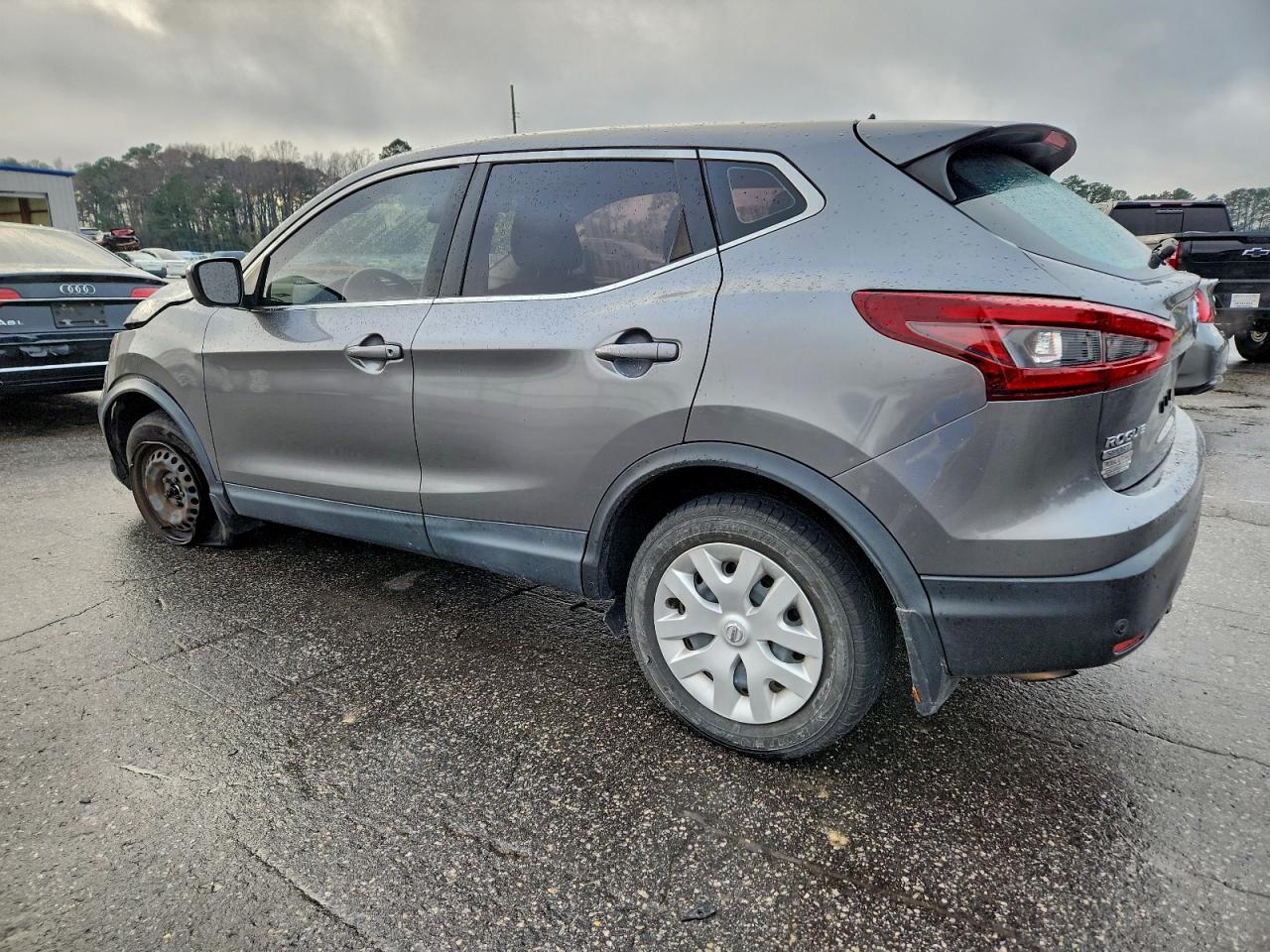 Nissan Rogue S Image 3
