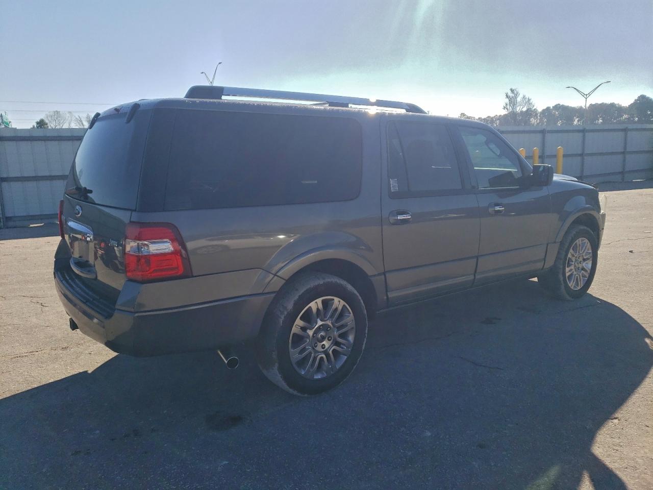 Ford Expedition El Limited Image 4