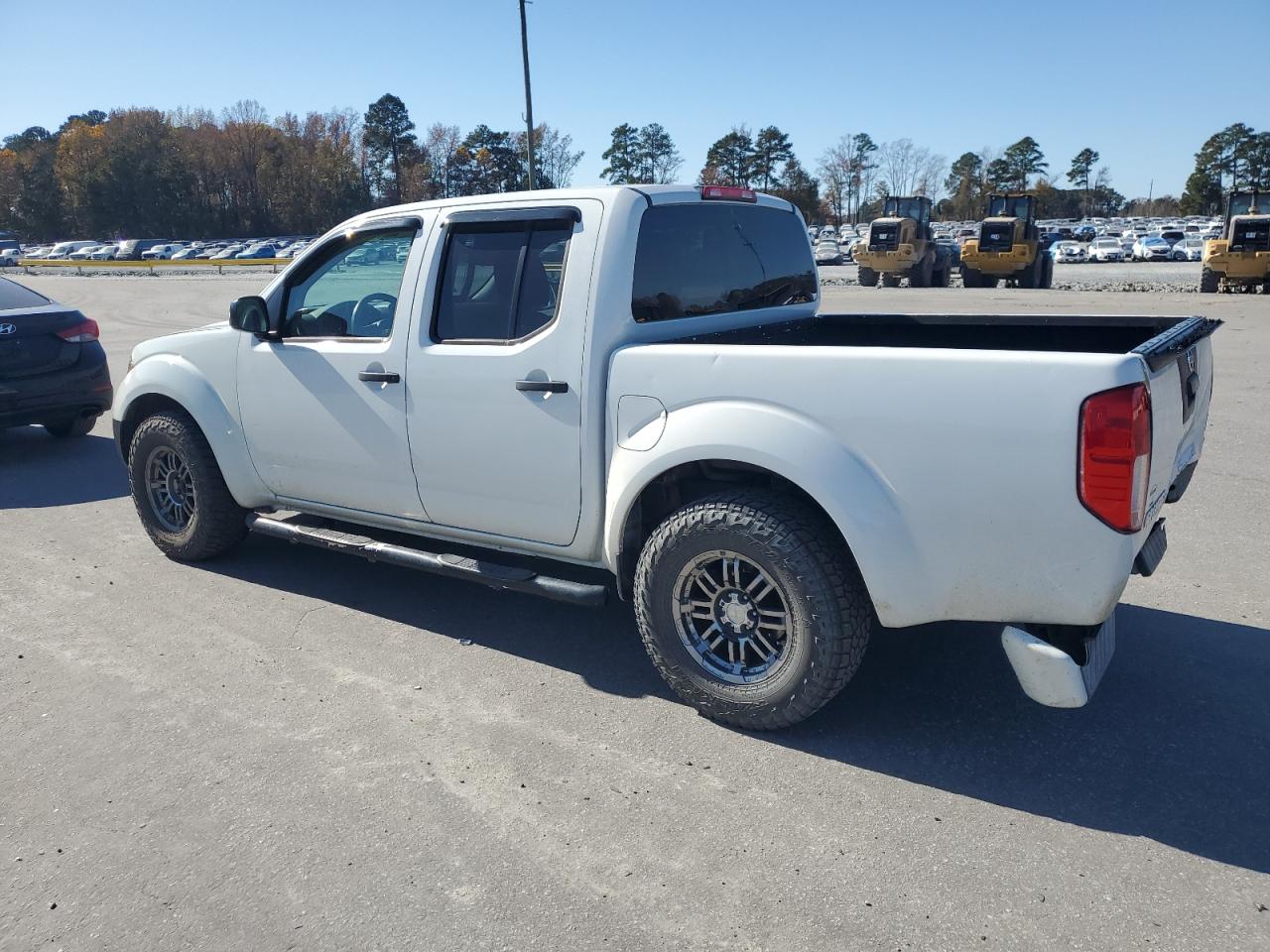 Nissan Frontier S Image 2