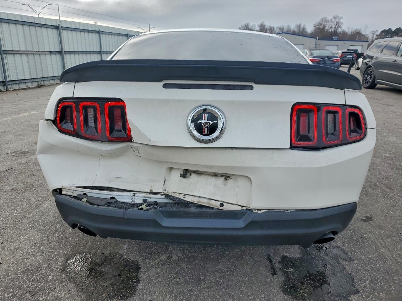 Ford Mustang Image 12