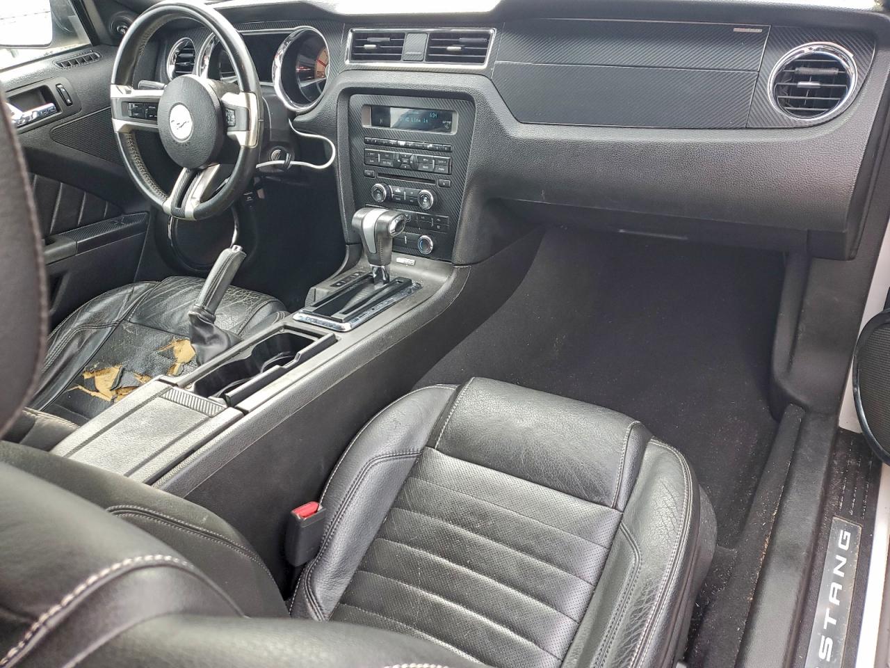 Ford Mustang Image 10