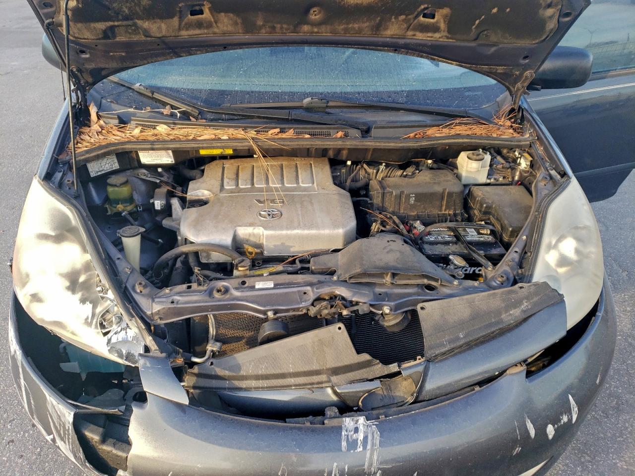 Toyota Sienna Ce Image 8