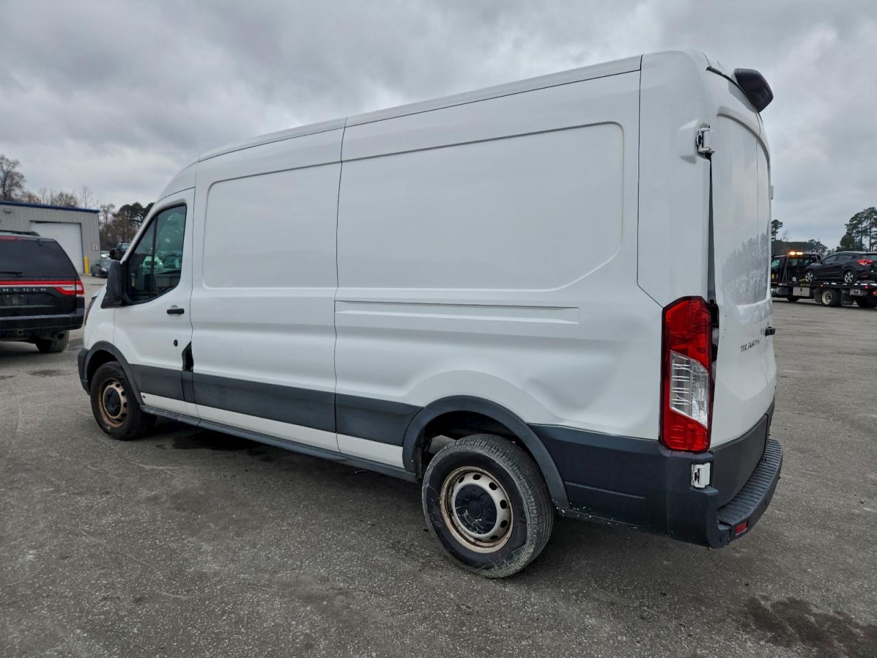 Ford Transit T-250 Image 11