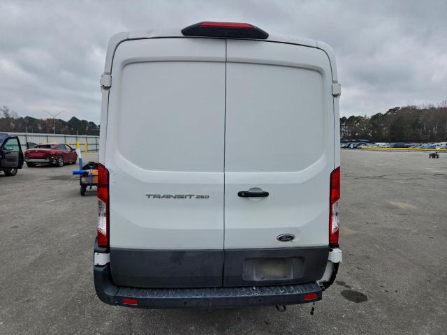 Ford Transit T-250 Image 8