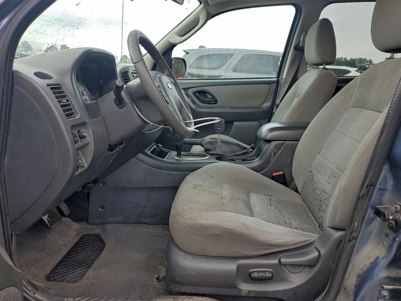 Ford Escape Xlt Image 4