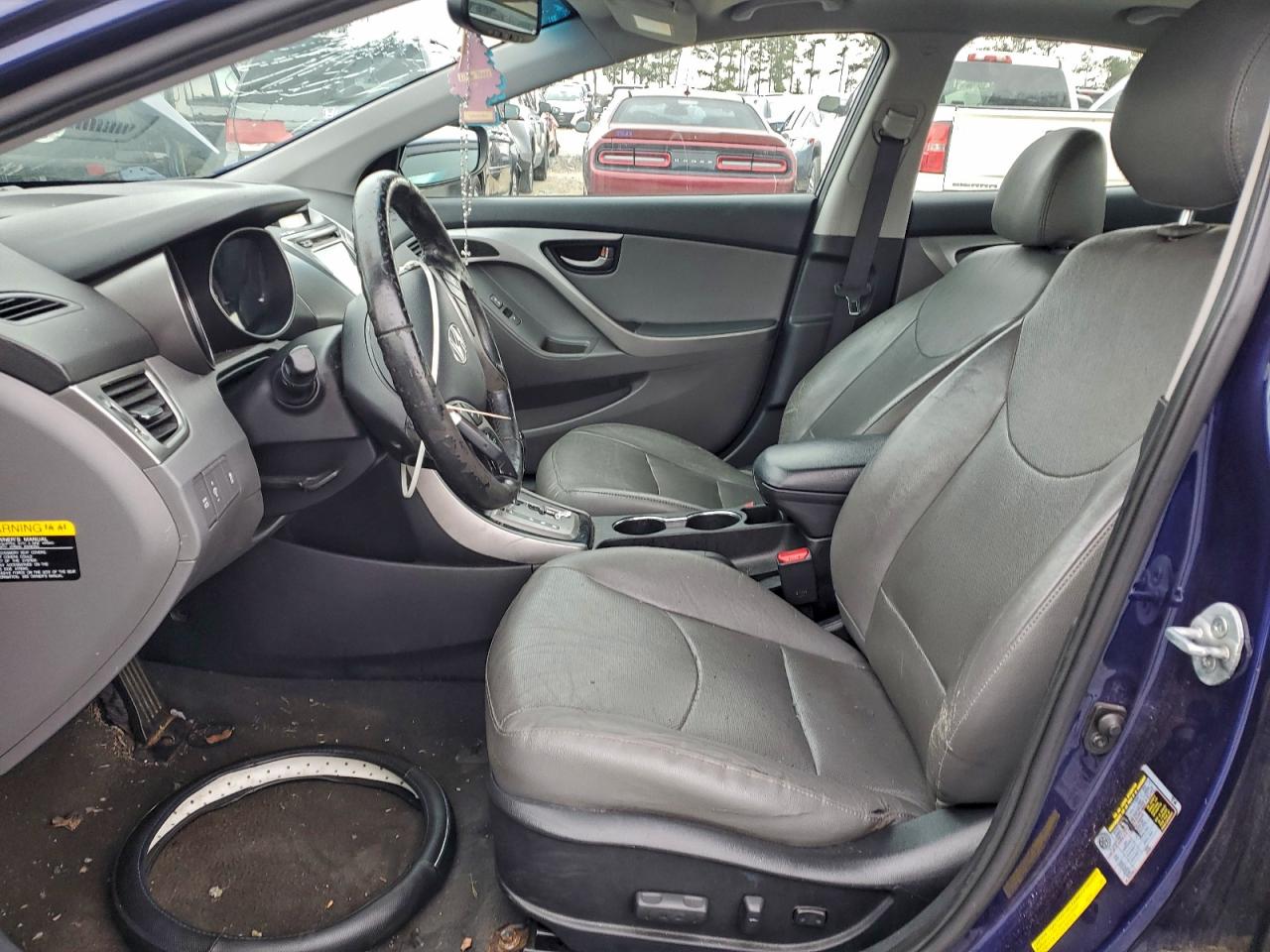 Hyundai ELANTRA Gls Image 12