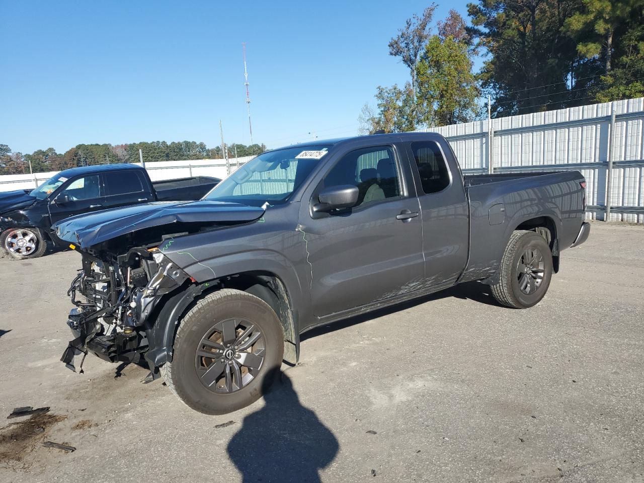 Nissan Frontier S Image 1