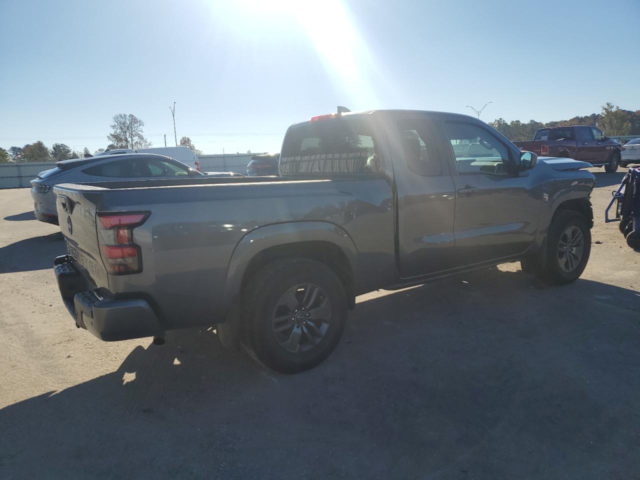 Nissan Frontier S Image 3