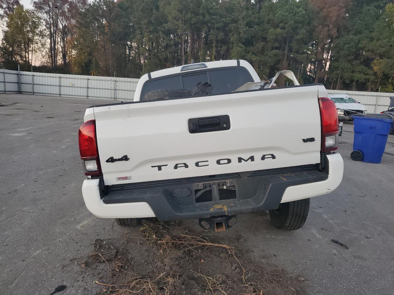 Toyota Tacoma Double Cab Image 4