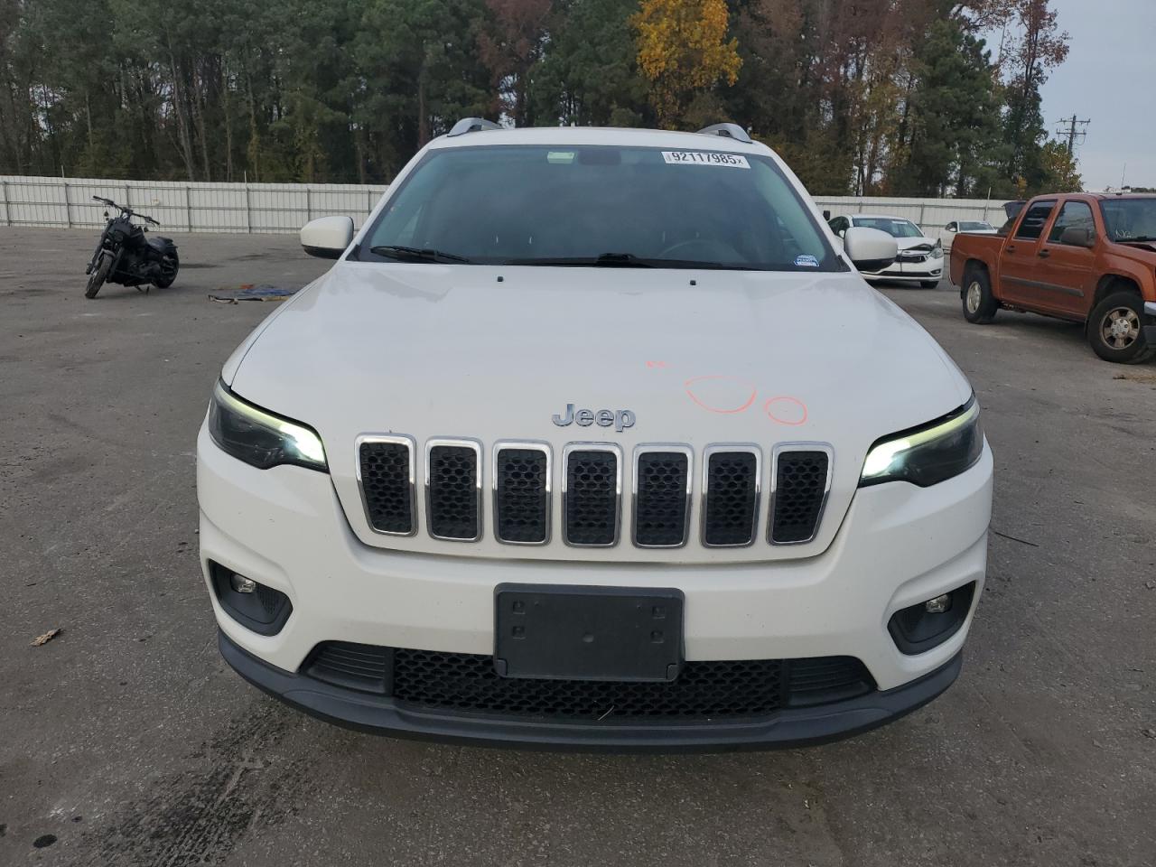 Jeep Grand Cherokee Latitude Plus Image 12