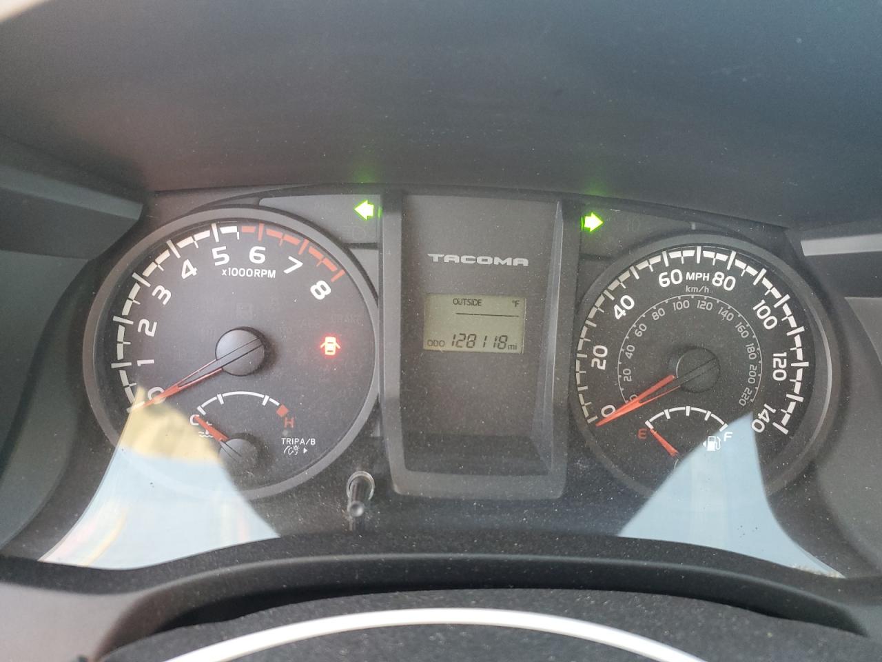 Toyota Tacoma Access Cab Image 3