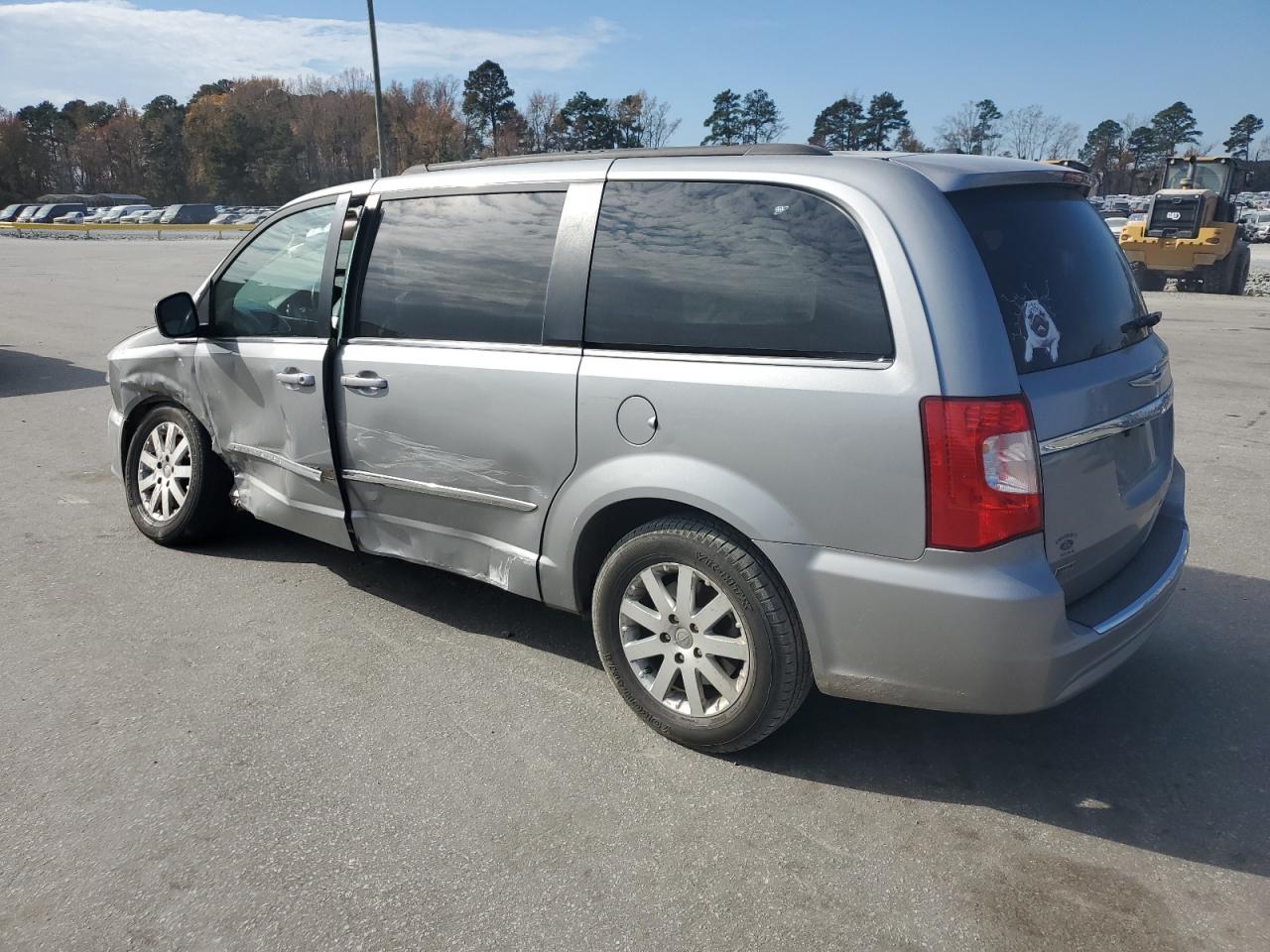 Chrysler Minivan Touring Image 13