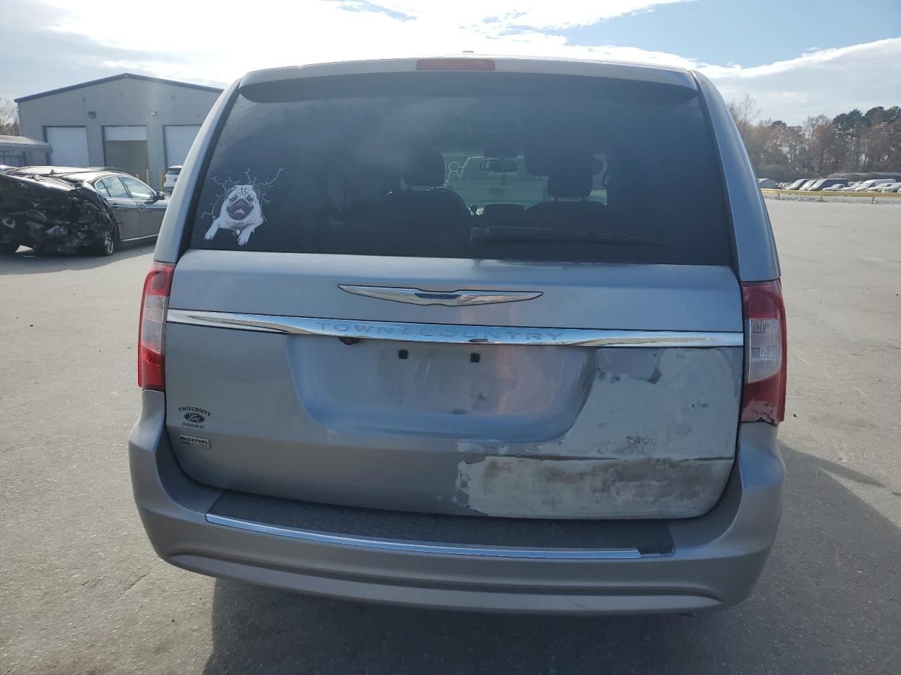 Chrysler Minivan Touring Image 10