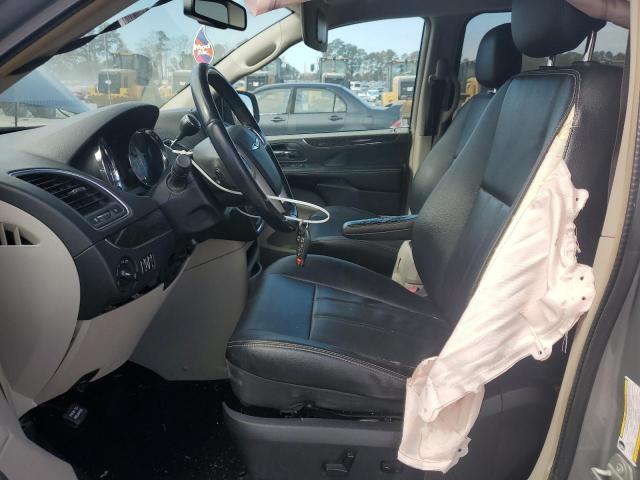 Chrysler Minivan Touring Image 3