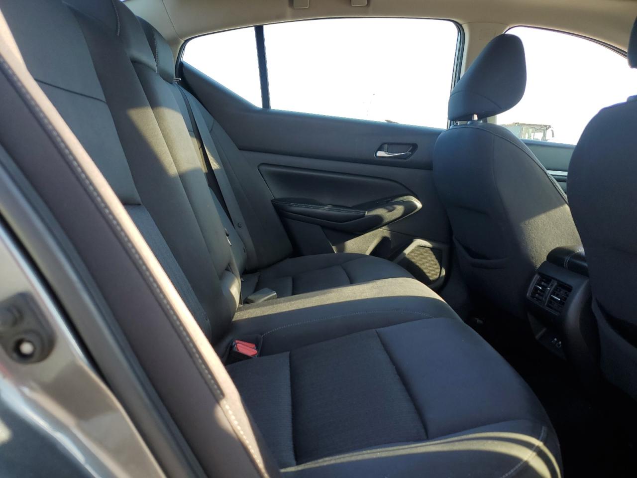 Nissan Altima Sv Image 5