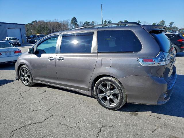 Toyota Sienna Se Image 2