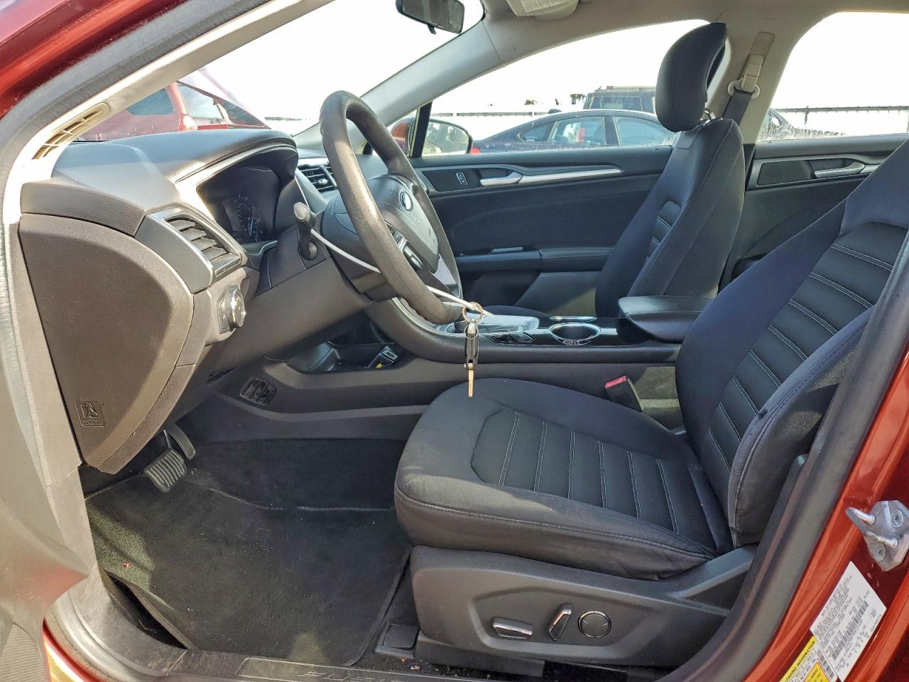 Ford Fusion Se Image 4